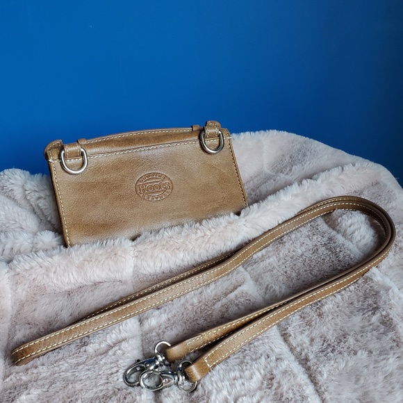 🎉💄TAKE IT SALE💋🥂Roots Clutch/ Wallet Mini Bag - Picture 5 of 6